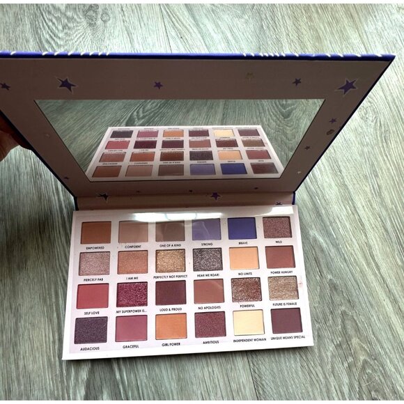 I Am A Woman What's Your Super Power? 24 Shade Eye Shadow Palette Vol 2 - Picture 4 of 7